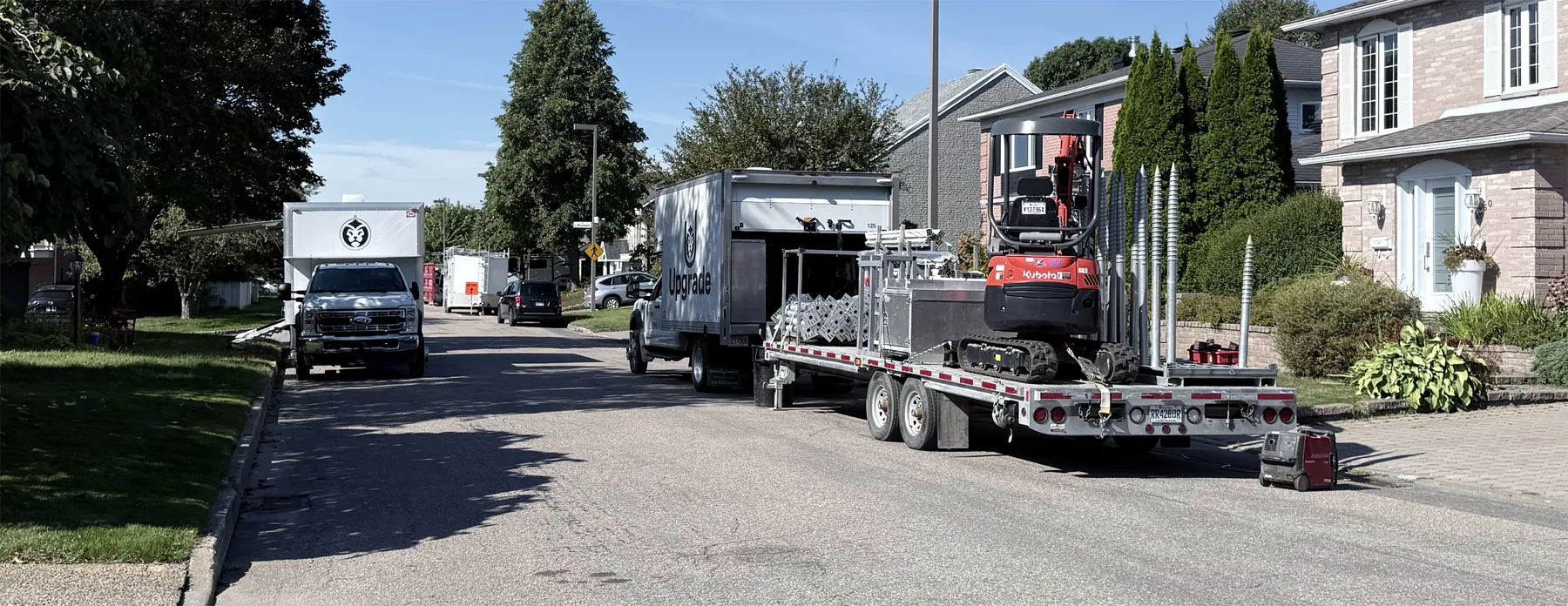 Le camion-usine UPGRADE et sa remorque sur un chantier